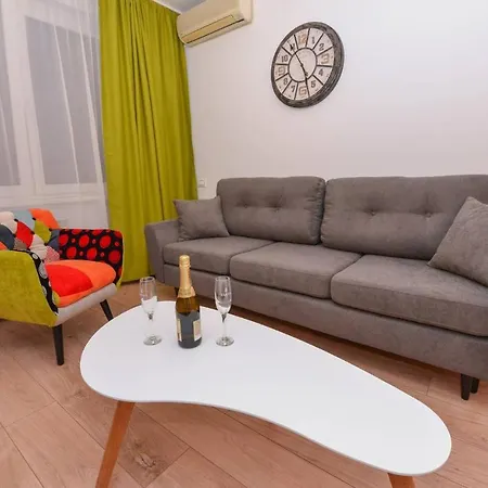 Athene - Cismigiu Gardens Apartment Bucharest